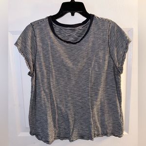 Universal thread short sleeve top size XXL